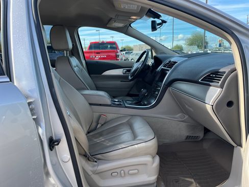 Used 2013 Lincoln MKX Base image 19