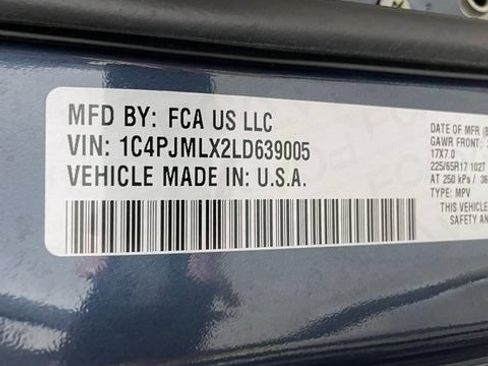 Used 2020 Jeep Cherokee Latitude Lux w/ Comfort/Convenience Group AWD/4WD image 26
