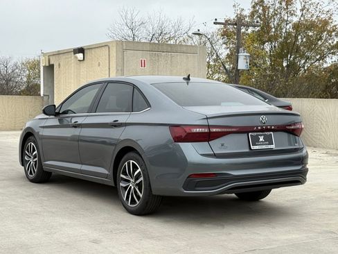 New 2026 Volkswagen Jetta SE FWD image 7