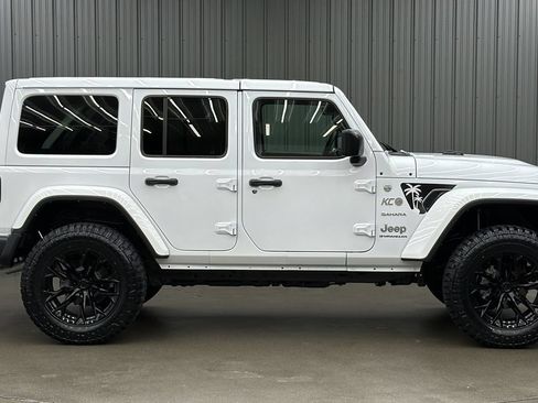 Used 2024 Jeep Wrangler Unlimited Sahara w/ Technology Group AWD/4WD image 6