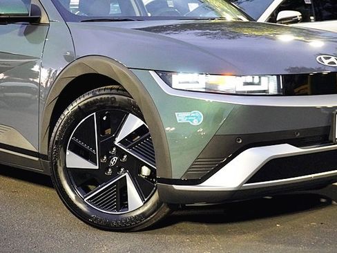 Certified 2025 Hyundai Ioniq 5 SEL image 4