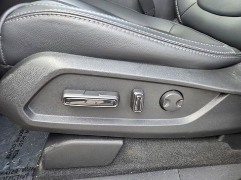 Used 2025 Honda Pilot Touring image 10