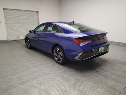 Used 2025 Hyundai Elantra SEL FWD image 5