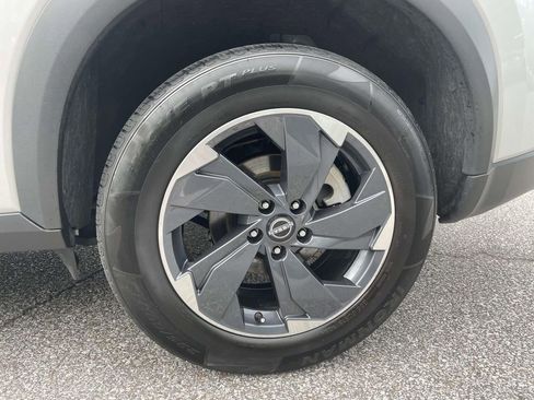 Used 2025 Nissan Rogue SV FWD image 10