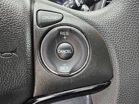 Used 2018 Honda HR-V EX image 27