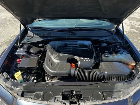 Used 2019 Chrysler 300 S image 44