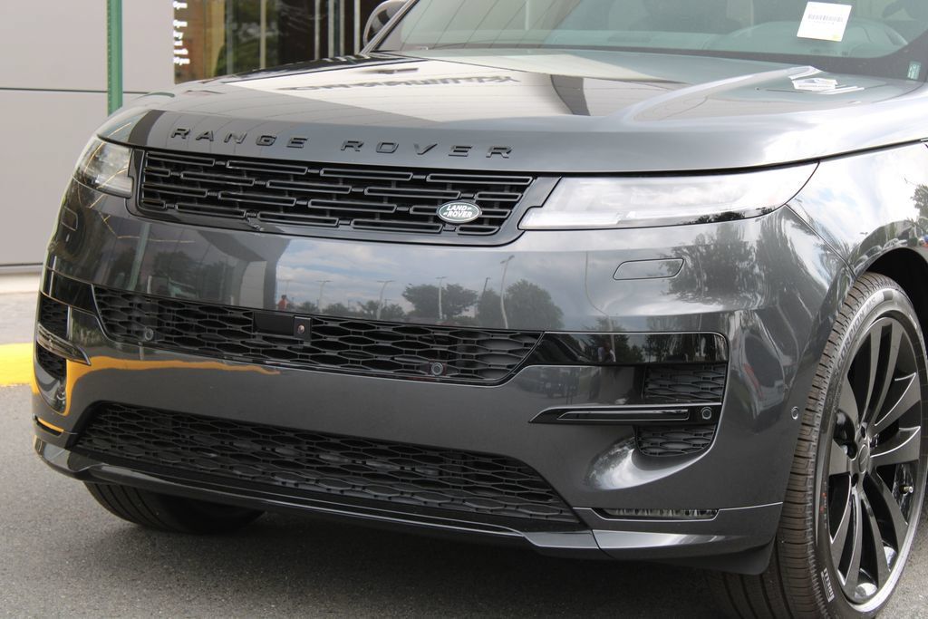 New 2026 Land Rover Range Rover Sport Dynamic SE AWD/4WD image 3