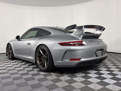 Used 2018 Porsche 911 GT3 w/ Sport Chrono Package RWD image 3
