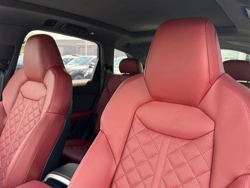 New 2026 Audi SQ7 Prestige image 12