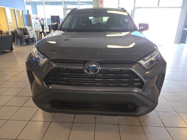 Used 2023 Toyota RAV4 LE AWD/4WD image 3