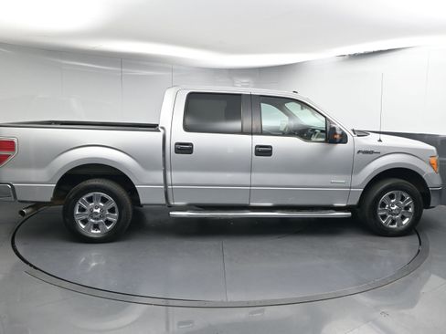 Used 2011 Ford F150 XLT w/ XLT Chrome Pkg image 9