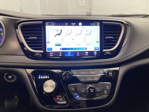 New 2026 Chrysler Pacifica Select FWD image 12