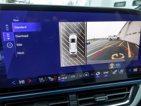 New 2026 Chevrolet Equinox EV LT image 24