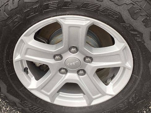 Used 2018 Jeep Wrangler Sport AWD/4WD image 25
