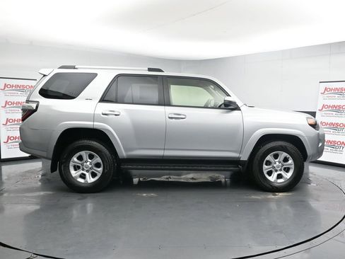 Used 2024 Toyota 4Runner SR5 AWD/4WD image 9