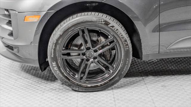 Used 2019 Porsche Macan AWD/4WD image 32