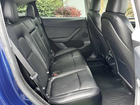 Used 2025 Tesla Model Y Long Range AWD/4WD image 25
