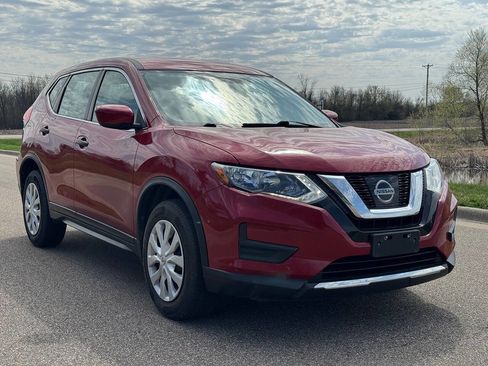Used 2017 Nissan Rogue S AWD/4WD image 1