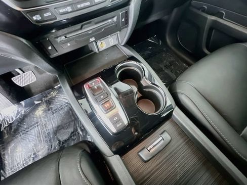 Used 2021 Honda Pilot Touring image 25