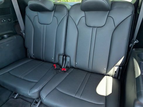 Used 2025 Kia Sorento EX w/ EX Panoramic Sunroof Package FWD image 24