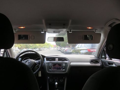 Used 2019 Volkswagen Tiguan S image 13