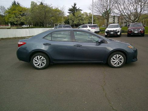 Used 2017 Toyota Corolla LE image 6