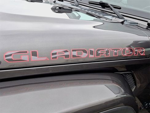 Certified 2022 Jeep Gladiator Sport image 19