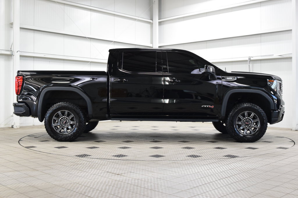 Used 2025 GMC Sierra 1500 AT4 w/ AT4 Premium Package AWD/4WD image 8