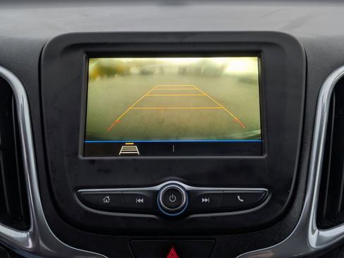 Used 2019 Chevrolet Equinox LT image 3