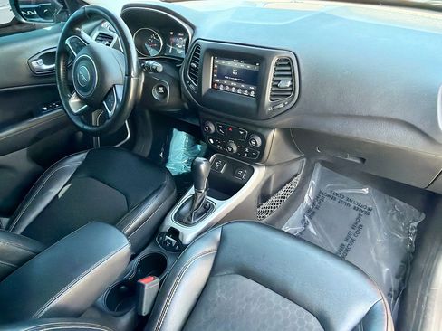Used 2018 Jeep Compass Latitude w/ Popular Equipment Group FWD image 13