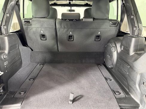 Used 2023 Jeep Wrangler Unlimited AWD/4WD image 26