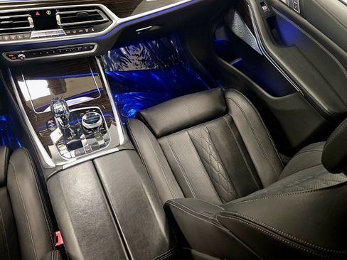 Used 2019 BMW X7 xDrive50i w/ Dynamic Handling Package image 16
