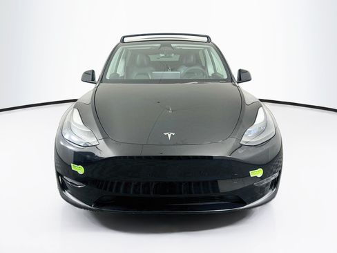 Used 2023 Tesla Model Y Long Range AWD/4WD image 2