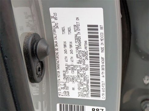 Used 2023 Toyota Tacoma 4x4 Double Cab image 10