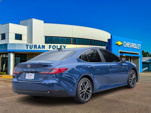 Used 2025 Toyota Camry XLE w/ Premium Package FWD image 7