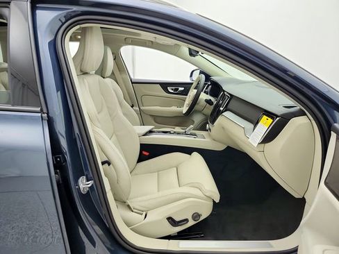 New 2026 Volvo V60 B5 Cross Country Ultra w/ Climate Package AWD/4WD image 18