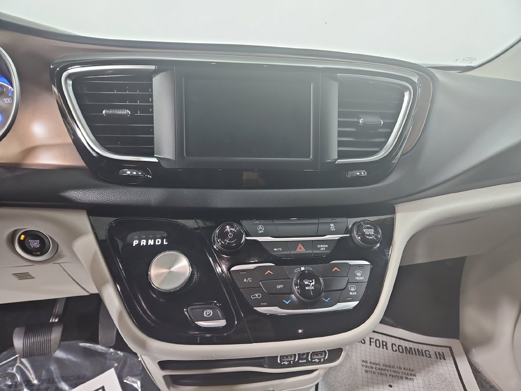 Used 2024 Chrysler Voyager LX FWD image 19