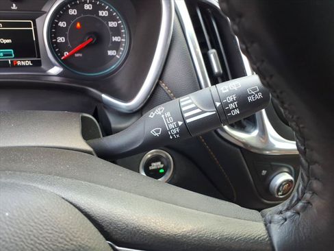 Used 2018 Chevrolet Equinox Premier FWD image 21