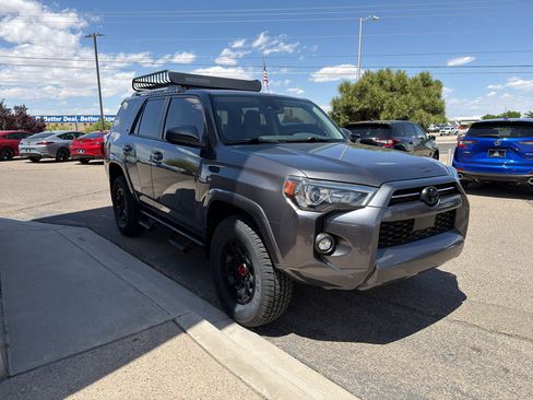 Used 2022 Toyota 4Runner SR5 w/ 4Runner Black Package (TMS) AWD/4WD image 4
