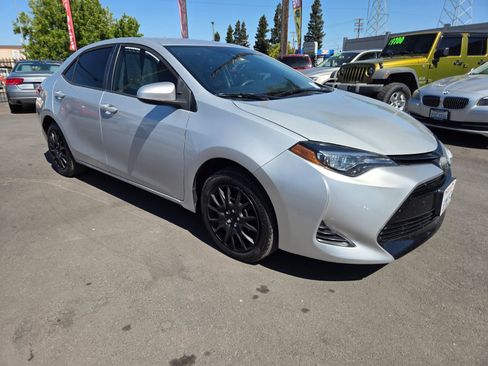 Used 2019 Toyota Corolla LE FWD image 5