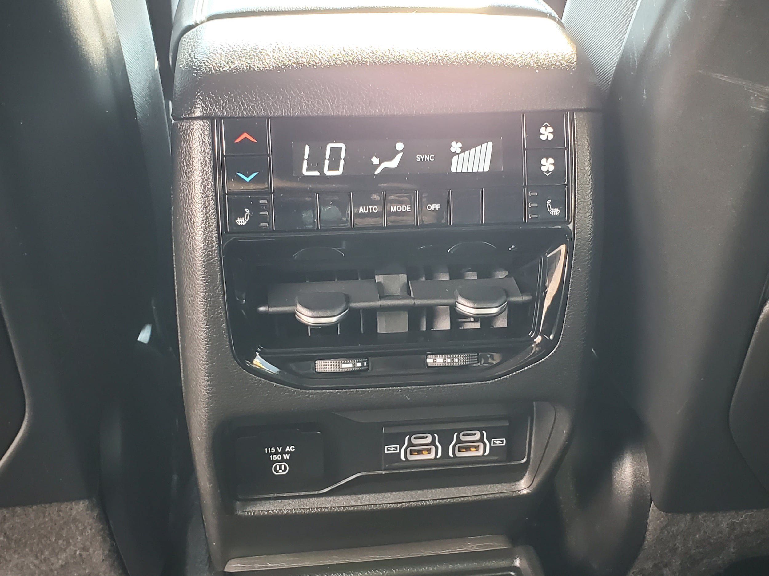 Used 2021 Jeep Grand Cherokee L Limited AWD/4WD image 27