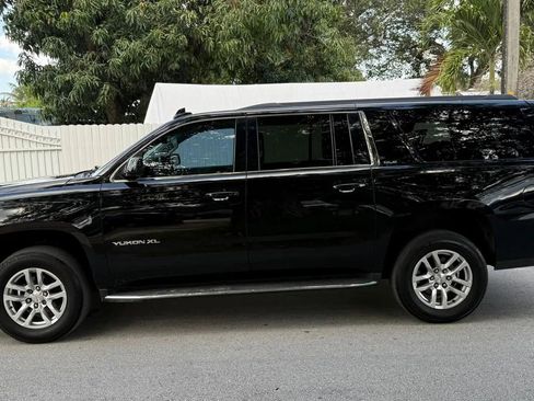Used 2019 GMC Yukon XL SLE w/ Convenience Package RWD image 3