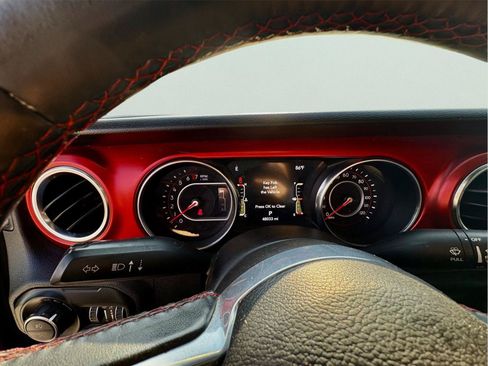 Used 2021 Jeep Gladiator Rubicon AWD/4WD image 18