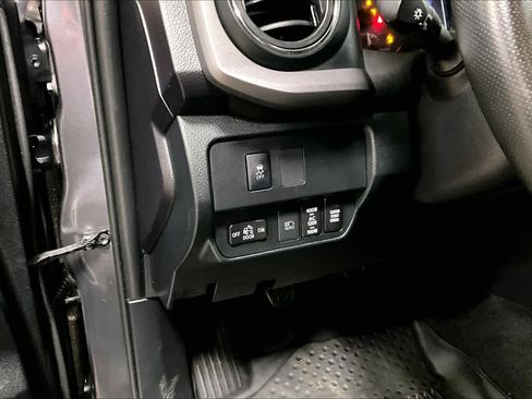 Certified 2022 Toyota Tacoma TRD Sport w/ Technology Package image 30