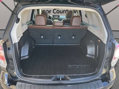 Used 2017 Subaru Forester 2.5i Touring AWD/4WD image 37