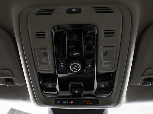 Used 2025 Cadillac Escalade Sport Platinum w/ LPO, ONYX Package image 32