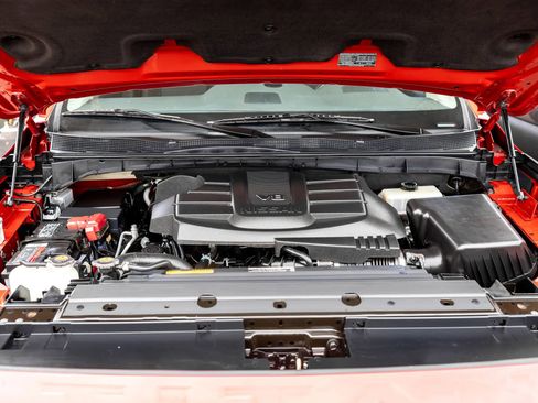 Used 2022 Nissan Titan SV w/ SV Convenience Package image 42