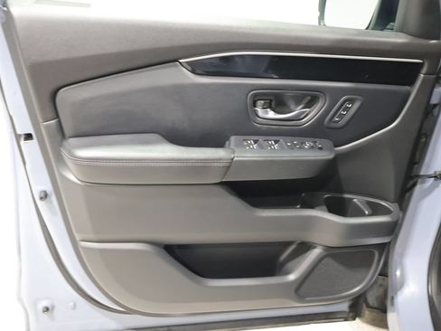 Used 2023 Honda Pilot Touring image 14