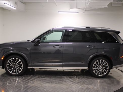 Used 2026 Hyundai Palisade Calligraphy image 2