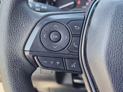 Used 2020 Toyota Camry LE image 21